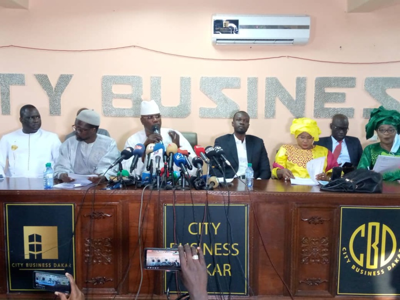 Sénégal : l'opposition rejette les deux projets de loi criminalisant les manifestations et entend saisir le Conseil constitutionnel Sénégal : l'opposition rejette les deux projets de loi criminalisant les manifestations et entend saisir le Conseil constitutionnel