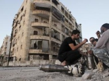 Syrie: l'aviation de Bachar el-Assad continue son offensive contre Homs et Alep, villes rebelles