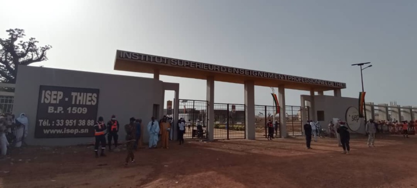 ISEP Thiès: le chef de l’Etat octroie des bourses à l’ensemble des étudiants ISEP Thiès: le chef de l’Etat octroie des bourses à l’ensemble des étudiants