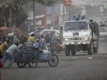 Un convoi de la Monusco a été la cible de jets de pierre dans les rues de Goma, ce vendredi 2 août. REUTERS/Thomas Mukoya