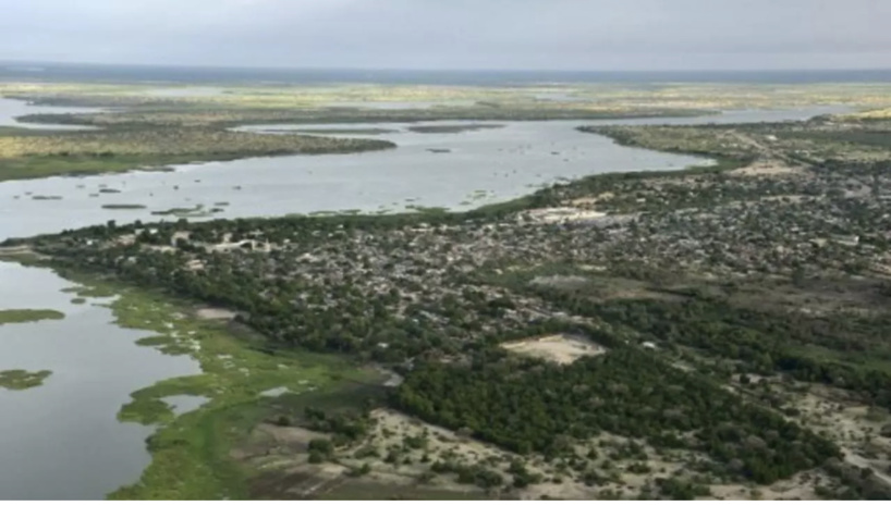 Niger: visite du président Bazoum dans le village en ruine de Baroua près du lac Tchad Niger: visite du président Bazoum dans le village en ruine de Baroua près du lac Tchad