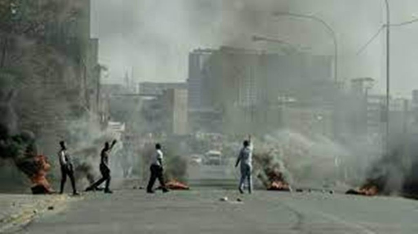 Incarcération de Zuma: manifestations de violence au KwaZulu-Natal et à Johannesburg Incarcération de Zuma: manifestations de violence au KwaZulu-Natal et à Johannesburg
