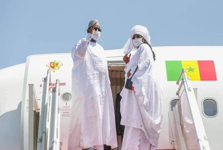 Macky Sall, en compagnie de son épouse Marieme Faye Sall, est arrivé, lundi soir à Nouakchott
