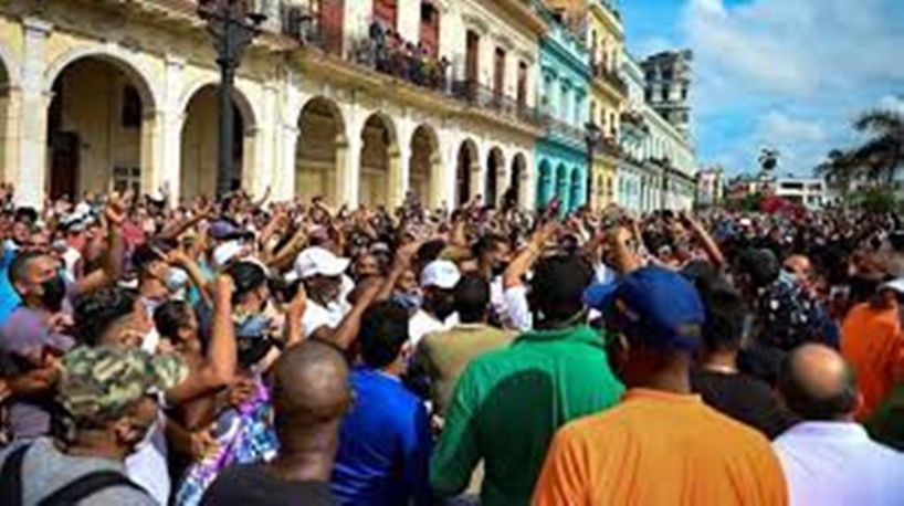 Cuba: l'internet, grand allié des manifestations inédites, coupé sur l'île