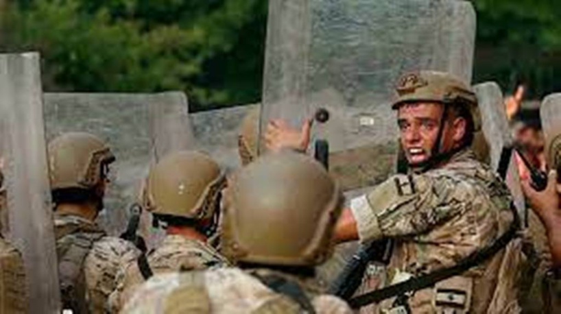 Liban: heurts à Beyrouth après le renoncement de Saad Hariri Liban: heurts à Beyrouth après le renoncement de Saad Hariri