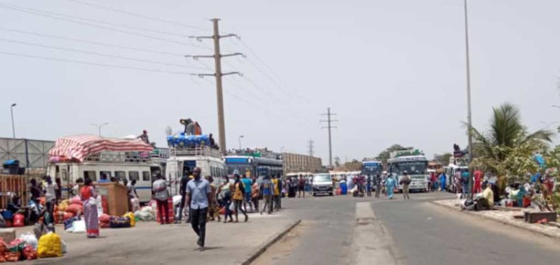 ​Ruée vers la gare des Baux-maraîchers: les clients coincés entre les risques du Covid et la flambée des prix de transport 