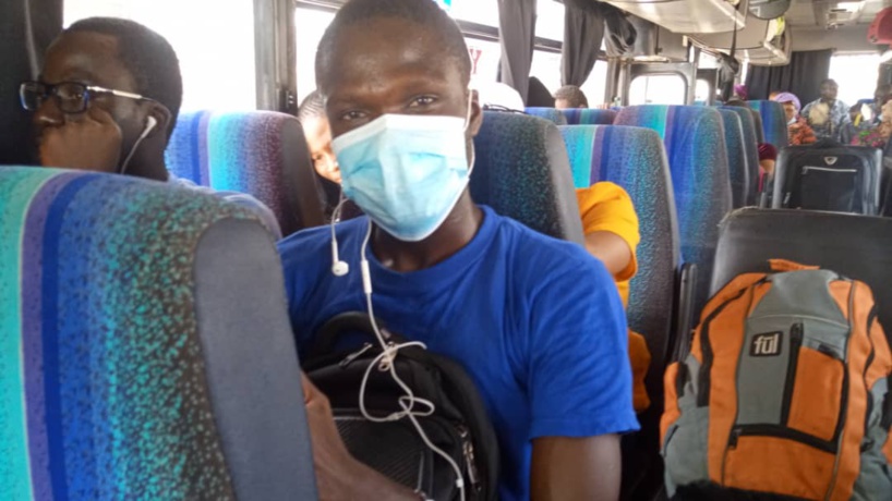 Ruée vers la gare des Baux-maraîchers: les clients coincés entre les risques du Covid et la flambée des prix de transport Ruée vers la gare des Baux-maraîchers: les clients coincés entre les risques du Covid et la flambée des prix de transport