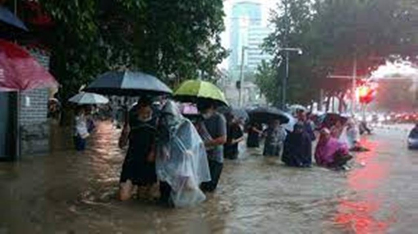 Intempéries en Chine: des morts dans le métro de Zhengzhou, près de 200 000 évacués