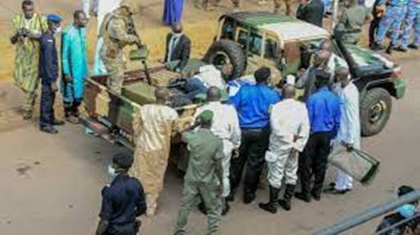 Mali: qui se trouve derrière la tentative d'assassinat du colonel Assimi Goïta?