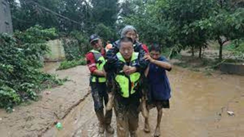 Chine: après les inondations, la ville de Zhengzhou panse ses plaies