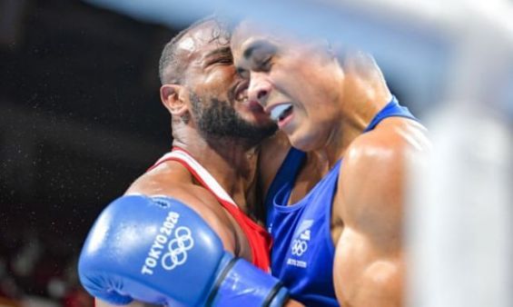 Boxe: un Marocain imite Tyson en mordant l'oreille de son adversaire