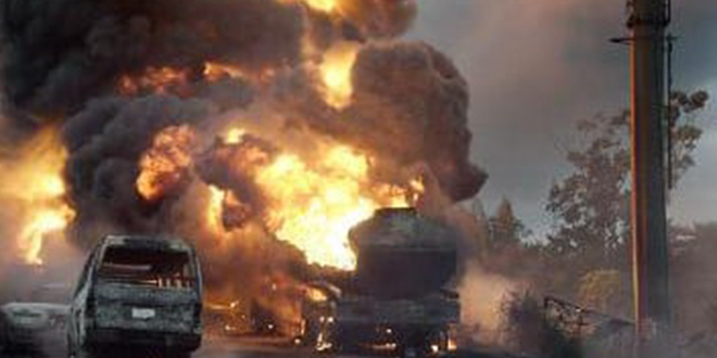 RDC: 33 morts dans la collision d'un camion transportant du carburant et un bus