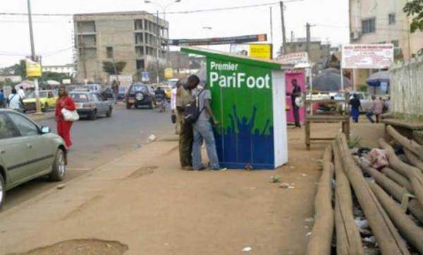 Parcelles Assainies: Il agresse le gérant de la boutique de paris sportifs avant de le menacer de mort avec un couteau