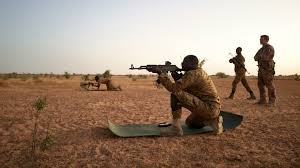 Burkina Faso: 15 soldats et 11 civils tués par des attaques dans la région du Sahel