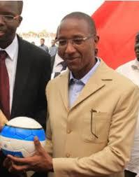 Au moment de son limogeage, Abdoul Mbaye fêtait l’anniversaire de son fils : l’ex PM se moque-t-il de la décision du chef de l’Etat ?
