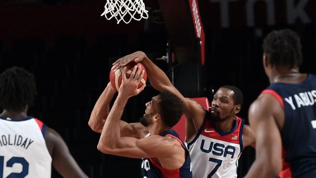 JO Tokyo - Basket: L'argent pour les Bleus, battus par les États-Unis en finale