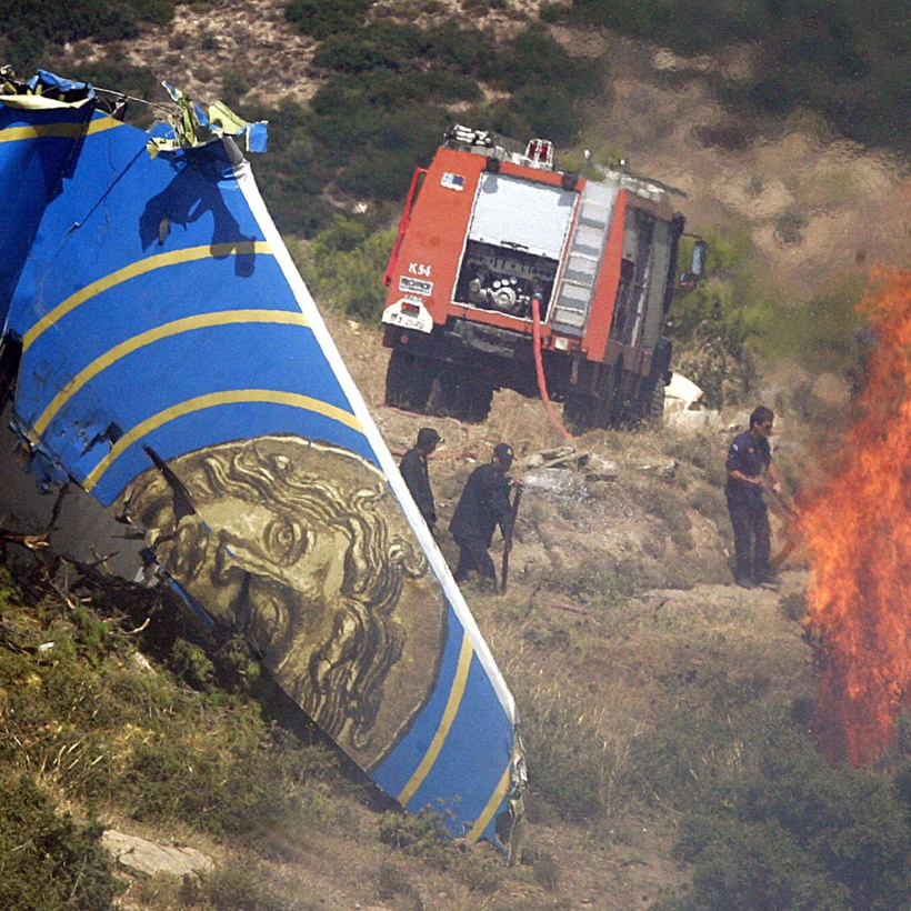 Incendies en Grèce: un avion bombardier d'eau s'écrase sans faire de victime Incendies en Grèce: un avion bombardier d'eau s'écrase sans faire de victime