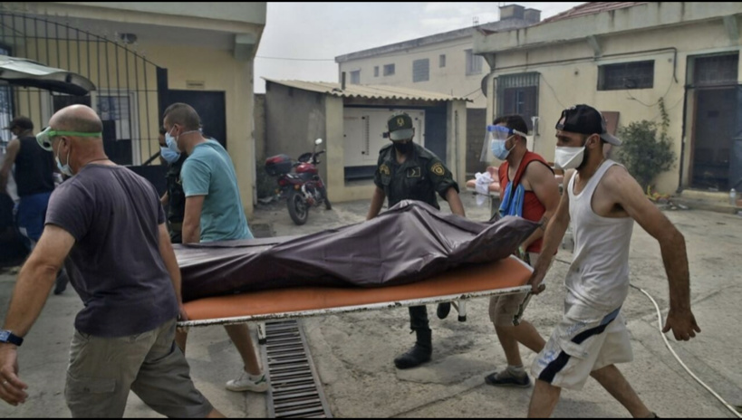 Incendies en Algérie: plus de 40 morts, dont 25 militaires Incendies en Algérie: plus de 40 morts, dont 25 militaires