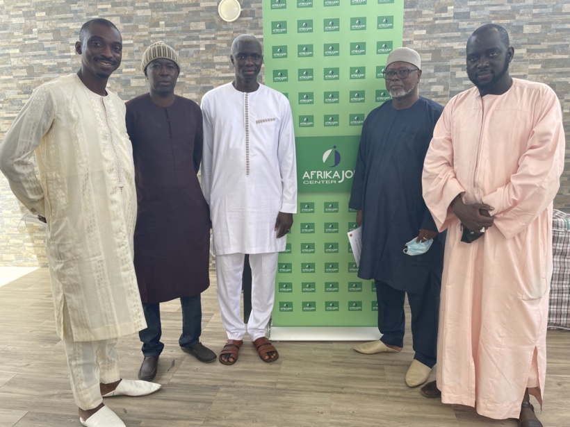 Alioune Tine demande au Président Macky à accorder de l’attention aux personnels de la RTS contre leur DG Racine Talla Alioune Tine demande au Président Macky à accorder de l’attention aux personnels de la RTS contre leur DG Racine Talla