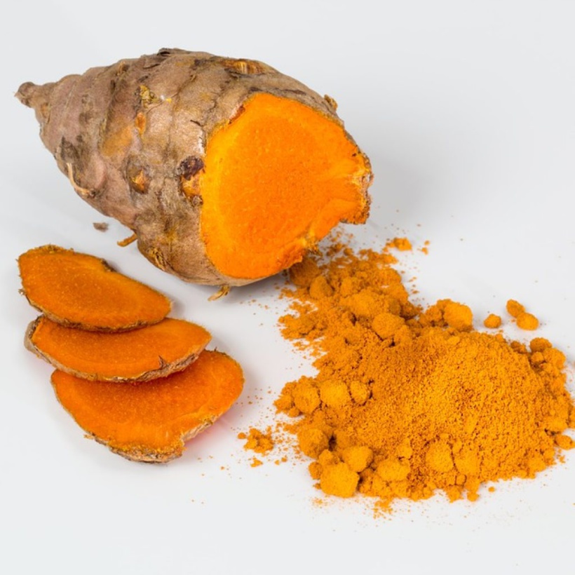 Curcuma, le meilleur allié contre l’hyperpigmentation Curcuma, le meilleur allié contre l’hyperpigmentation