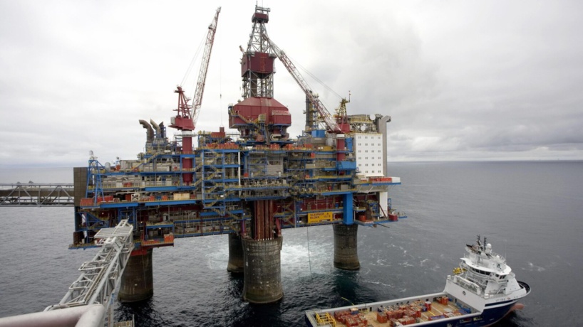 Nigeria : Le président promulgue une loi pétrolière longtemps attendue Nigeria : Le président promulgue une loi pétrolière longtemps attendue