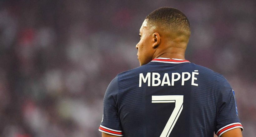 PSG: Mbappé aurait annoncé à ses coéquipiers qu'il restait cette saison PSG: Mbappé aurait annoncé à ses coéquipiers qu'il restait cette saison