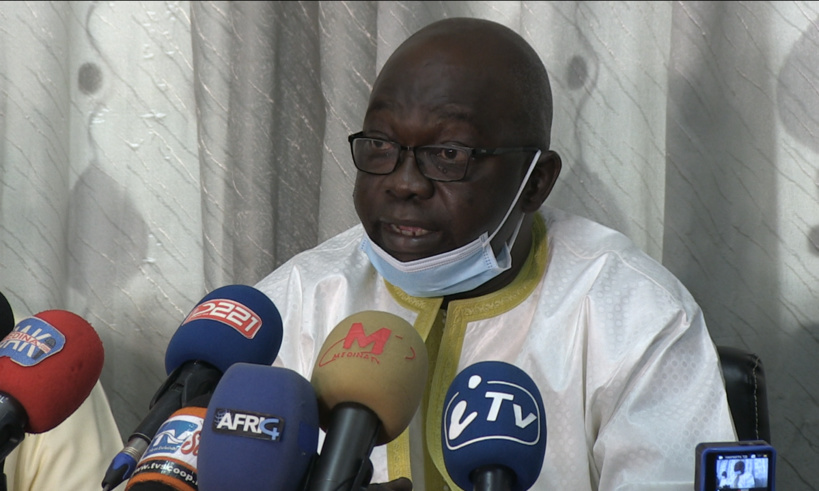 Le Maire de la commune de Fann accuse l'APR de délivrer des certificats de résidence à sa permanence Le Maire de la commune de Fann accuse l'APR de délivrer des certificats de résidence à sa permanence