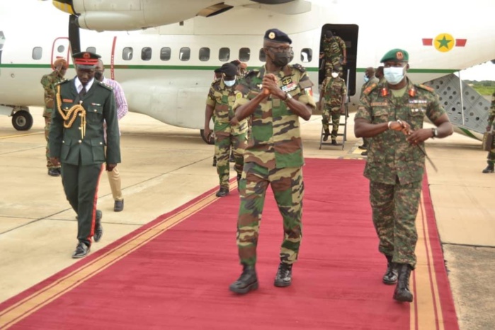 Le chef d’état-major général des Armées en visite de travail en Gambie