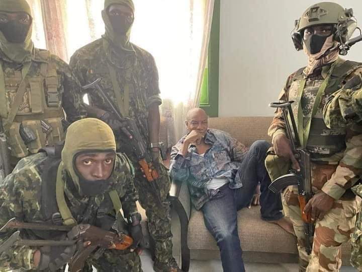 Coup d’Etat en Guinée : le ministère de la Défense affirme avoir « contenu la menace et repoussé le groupe d'assaillants »