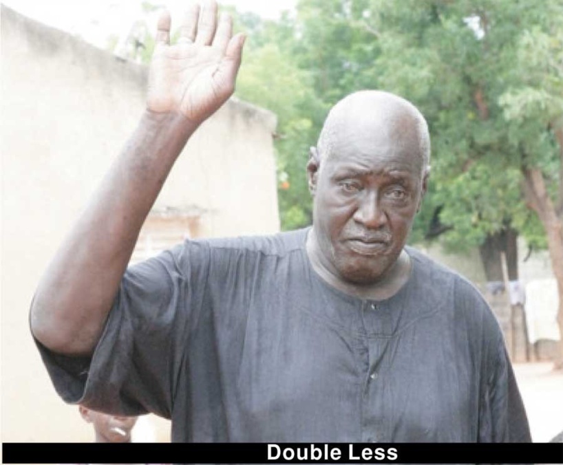 L’ancienne gloire de la lutte sénégalaise Double Less est décédé L’ancienne gloire de la lutte sénégalaise Double Less est décédé