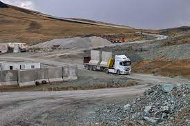 La Turquie construit un mur pour bloquer les réfugiés afghans à la frontière iranienne