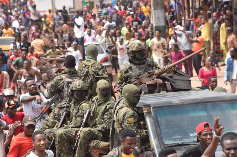 Coup d'Etat militaire en Guinée: quelles leçons en tirer ?
