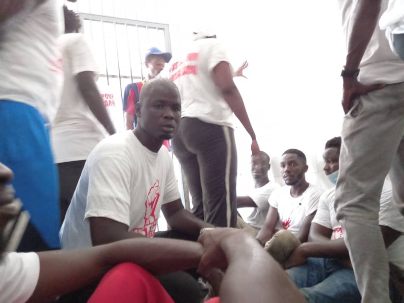 Marche silencieuse pour réclamer justice pour Samba Sarr: plusieurs manifestants dont les enfants du défunt arrêtés par la police