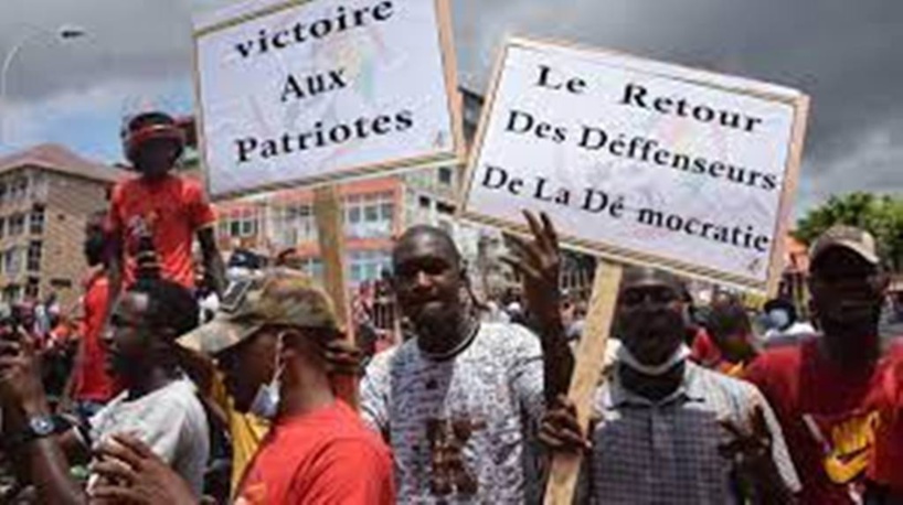 Guinée: retour triomphal à Conakry pour quatre opposants à Alpha Condé Guinée: retour triomphal à Conakry pour quatre opposants à Alpha Condé