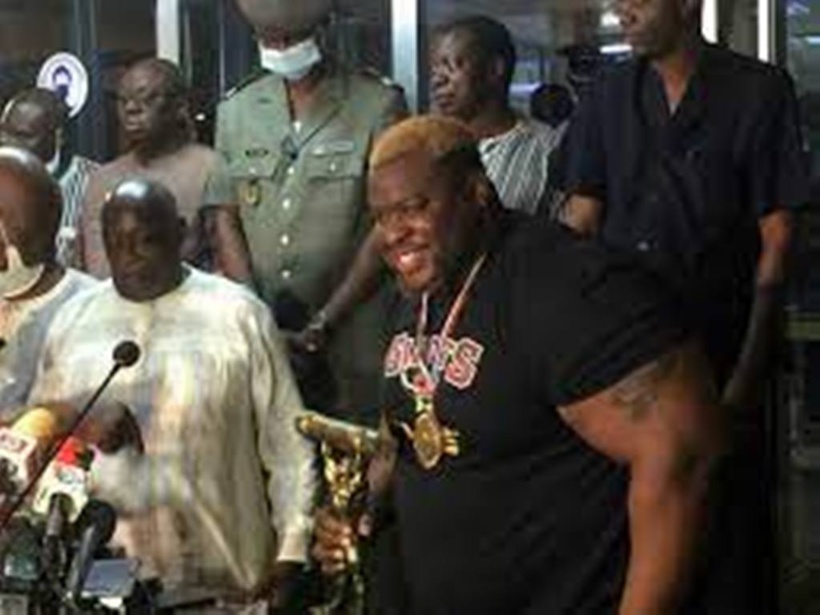 Burkina Faso: Iron Biby, champion du monde de soulever de bûches, accueilli en héros à Ouagadougou Burkina Faso: Iron Biby, champion du monde de soulever de bûches, accueilli en héros à Ouagadougou