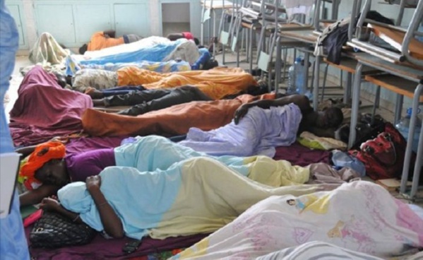 Recrutement: les 13 enseignants et leurs sympathisants suspendent leur grève de la faim Recrutement: les 13 enseignants et leurs sympathisants suspendent leur grève de la faim