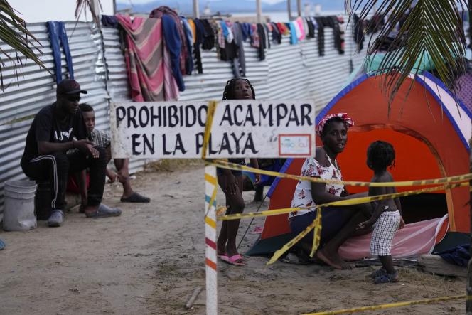 Colombie: près de 19 000 migrants majoritairement haïtiens, bloqués dans le nord, espèrent passer au Panama