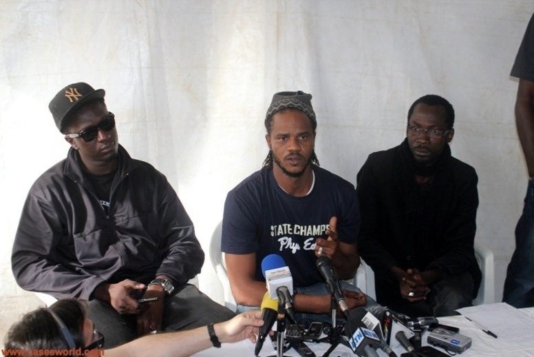 Pénurie d'eau: "Y'en a marre" exige l'indemnisation des consommateurs et veut désaltérer les hôpitaux