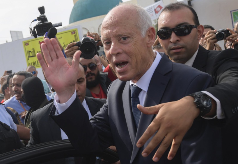 Tunisie: le président prend des dispositions régulant l'exercice des pouvoirs législatif et exécutif (AFP) Tunisie: le président prend des dispositions régulant l'exercice des pouvoirs législatif et exécutif (AFP)