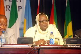 Pénurie d’eau à Dakar : la directrice de la SONES s’en lave les mains