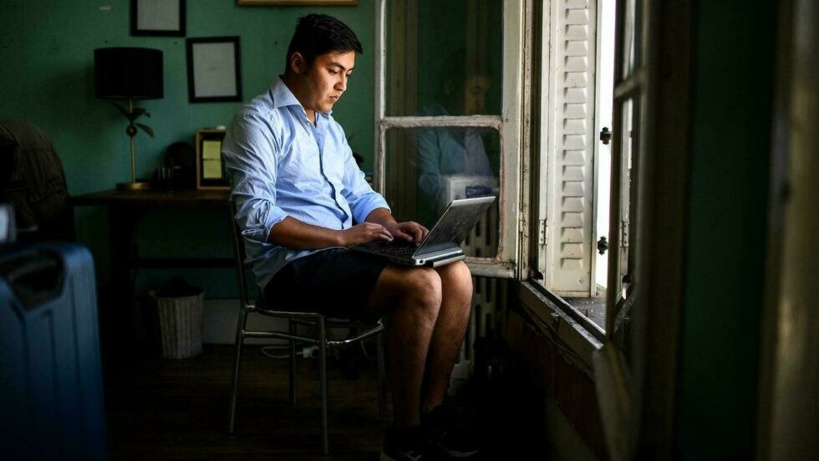 Elyaas Ehsas, journaliste afghan menacé par les talibans... et d'expulsion en France