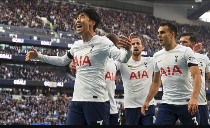 Tottenham se relance, Leicester craque, Brentford s'offre West Ham sur le fil