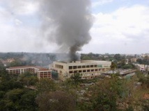 Le centre commercial Westgate durant la prise d'otages, Nairobi. REUTERS/Johnson Mugo