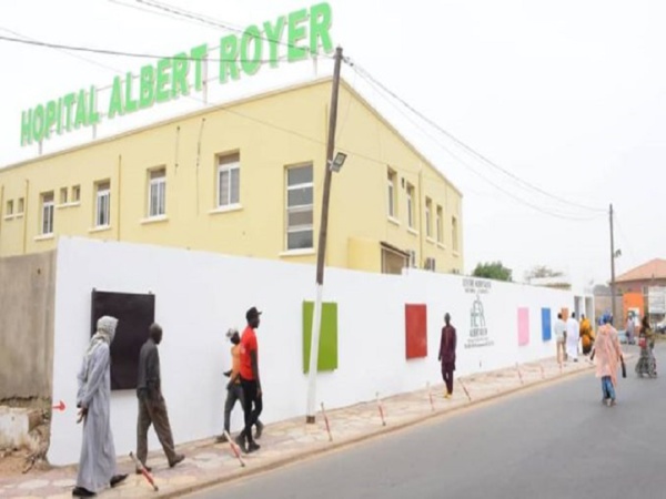 Hausse des infections virales chez les enfants: « à Albert Royer, nous sommes à 300 consultations par jour avec au moins 5 hospitalisations » (Spécialiste) Hausse des infections virales chez les enfants: « à Albert Royer, nous sommes à 300 consultations par jour avec au moins 5 hospitalisations » (Spécialiste)