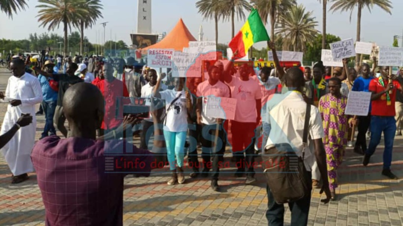 Place de la Nation: Noo Lank peine à mobiliser et accuse l'autorité administrative Place de la Nation: Noo Lank peine à mobiliser et accuse l'autorité administrative