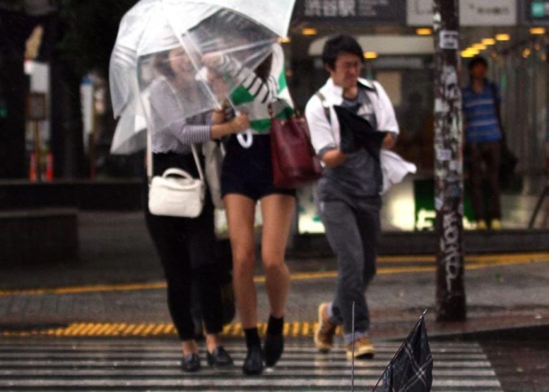 Japon: un des plus puissants typhons de la décennie va frapper l’est du pays