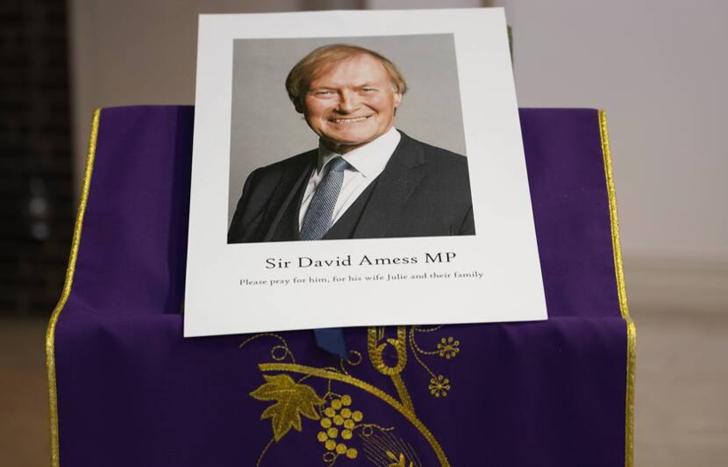 Royaume-Uni: le meurtre du député conservateur David Amess qualifié de «terroriste»