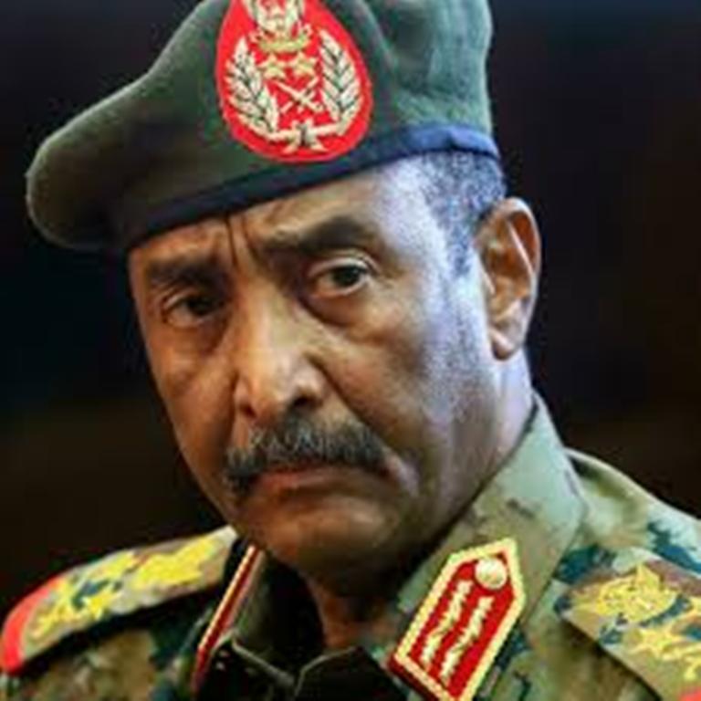 Soudan: le général al-Burhan explique son coup de force et évoque Abdallah Hamdok