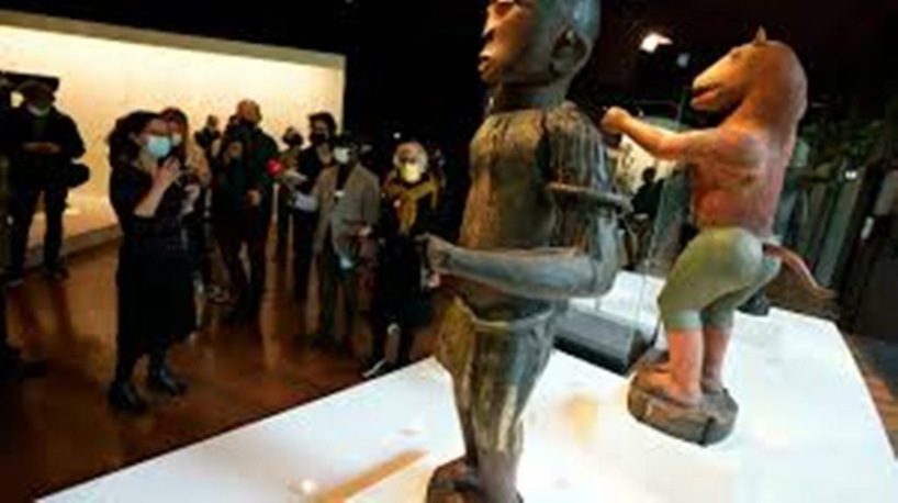 Restitution : le musée du quai Branly fait ses adieux aux œuvres d’art du Bénin Restitution : le musée du quai Branly fait ses adieux aux œuvres d’art du Bénin