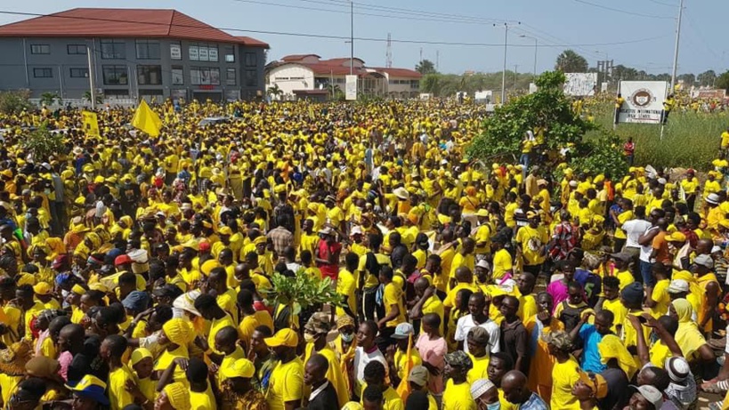 Présidentielle gambienne : marée humaine à l'investiture de Usainou Darboe, leader de UDP Présidentielle gambienne : marée humaine à l'investiture de Usainou Darboe, leader de UDP